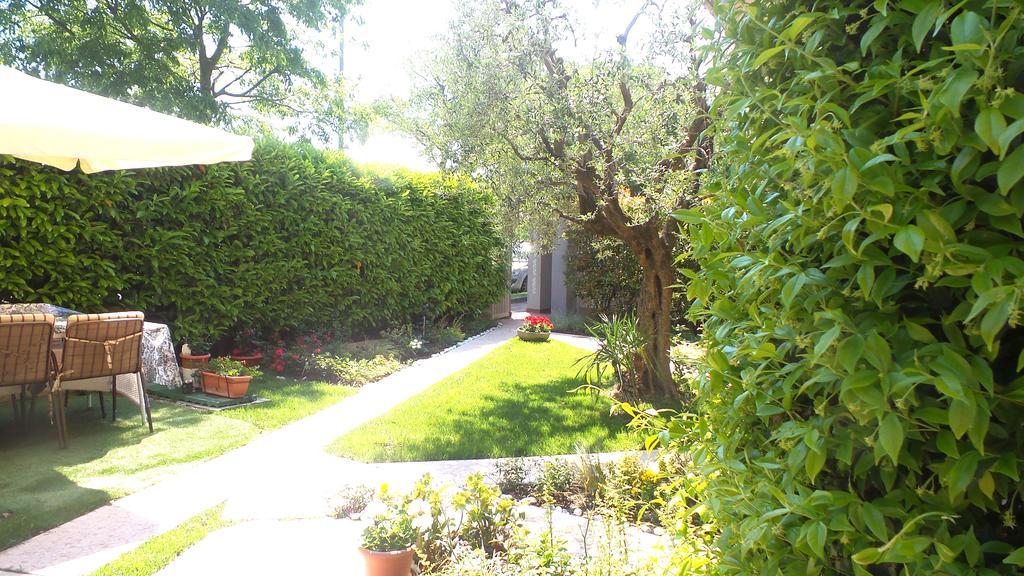 B&B Garda 4U Desenzano del Garda Exterior photo