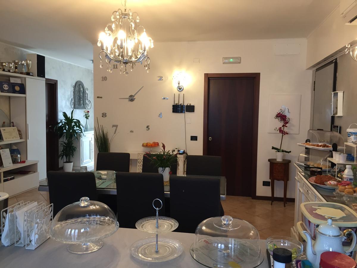 B&B Garda 4U Desenzano del Garda Exterior photo
